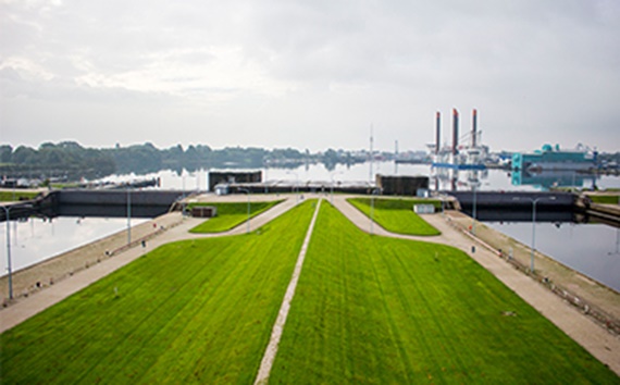 Sea lock, Wilhelmshaven, Germany