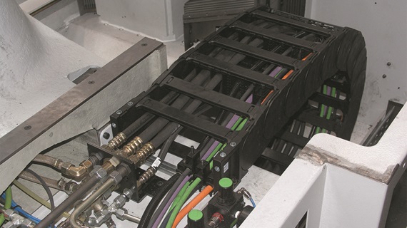 Energy chain with chainflex cables