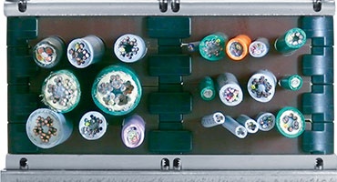 Strain relief connector system CFB