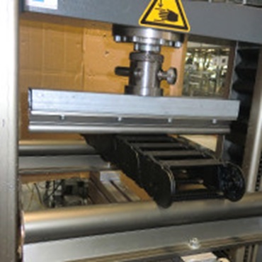 Breaking test in the igus® laboratory