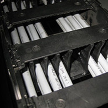 Plastic crossbars help to increase the cable service life