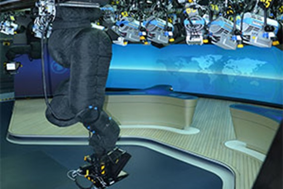 Extremely quiet energy supply system for camera robots