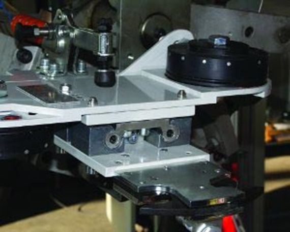 Flexible, lubrication-free drylin® W linear guide system