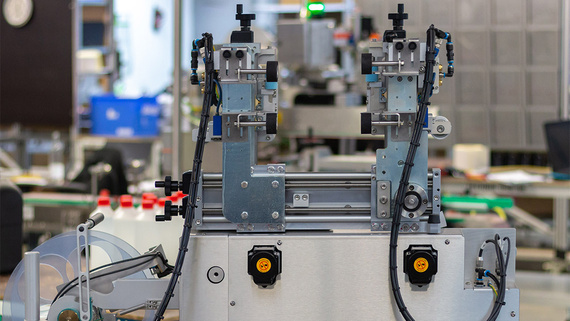 Seal labeller with drylin linear technology