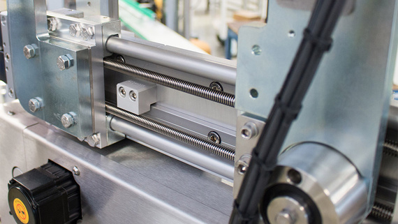 Linear bearing made of iglidur J200