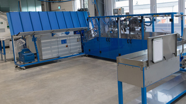 Tray inserter