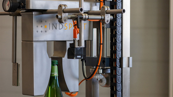 Control unit with energy chain