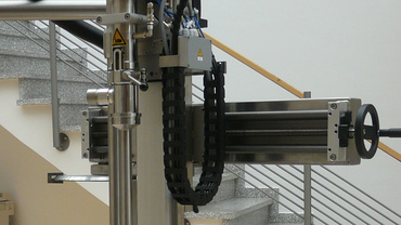 Energy supply of moving plant components