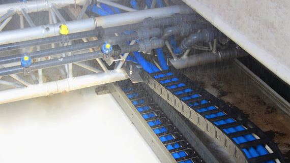 Energy chain with media