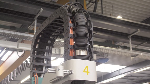 Bracket energy supply system