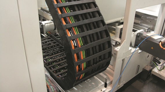 Energy chain with chainflex cables