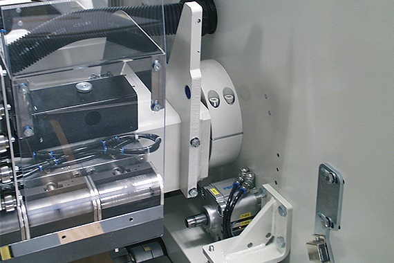 The pressure beam bearing of a veneering machine of Heinrich Kuper GmbH