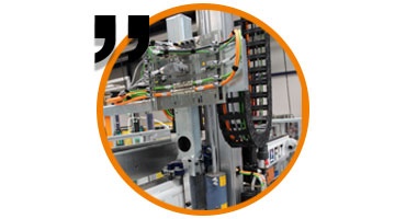 Linear robots and flat linear robots