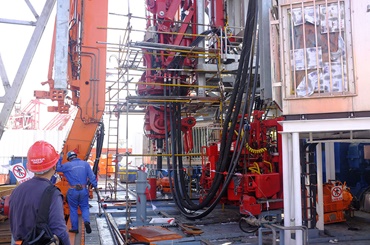 Pipe handling equipment