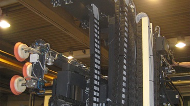 Energy chain on multidirectional sideloaders