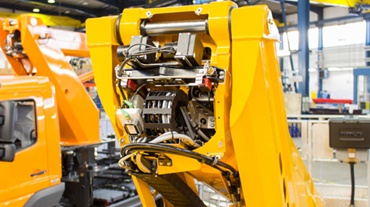 Ready-to-install energy chains for telescopic hoist platforms