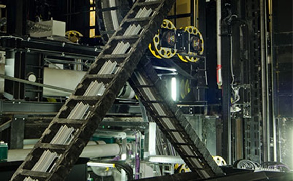 Zig-zag systems in stage platforms