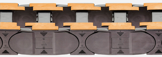 E4.1 gliding with glide pads