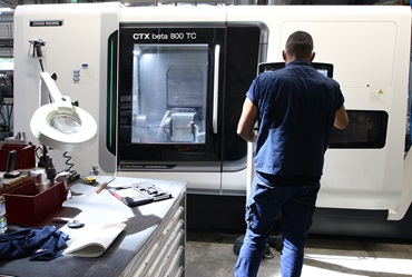 Tool production milling machine