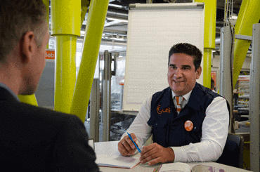 Personal consultation meeting with igus® salesperson