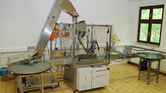 Beverage filling system