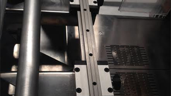 Film packaging machine for fruit and vegetables