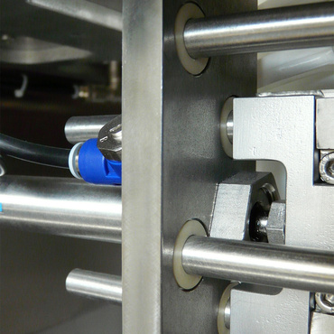 iglidur bearing bushings in container separation