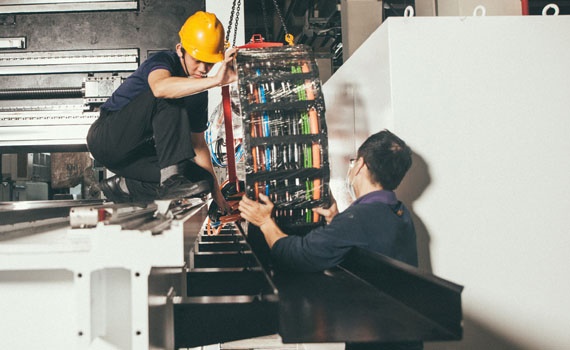 Completely pre-harnessed readychains at delivery