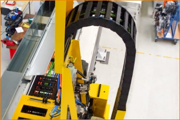 Energy chains for vertical movements