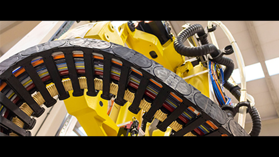 twisterchain riveting robot