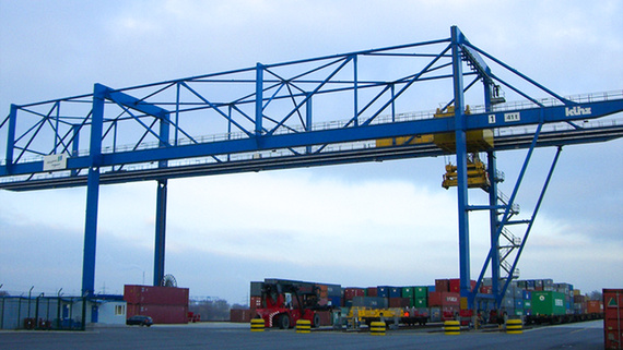 Container loading crane